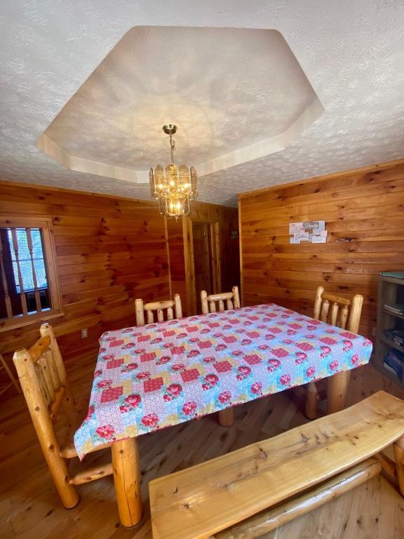 Hideaway Cabin Dining Room